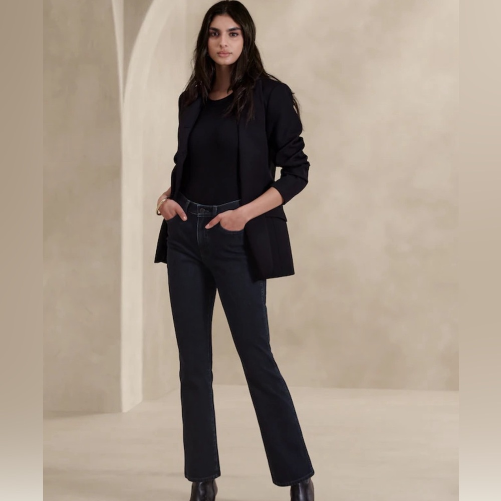 Banana Republic High Rise Demi boot cut jeans in black. New Without Tags